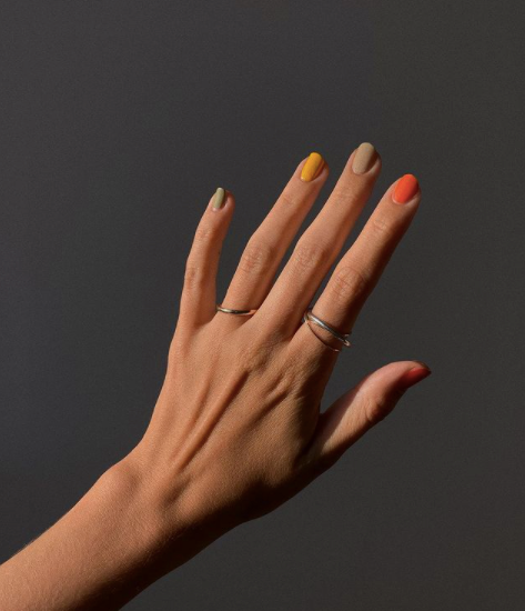 Mira Almomani wearing the Skomer Studio Chunky Chain ring in sterling silver jewellery