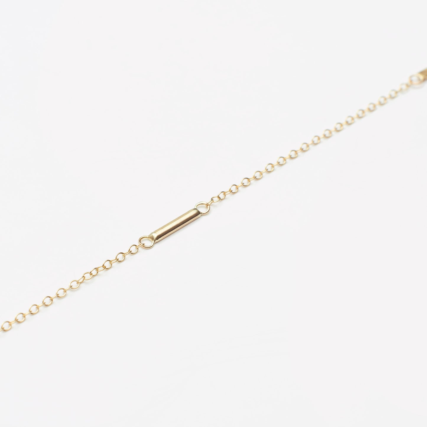 Petite Barre Necklace - 9kt Gold